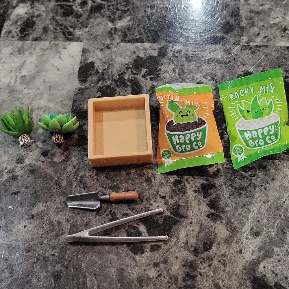 Miniverse Make It Mini Succulent Crate